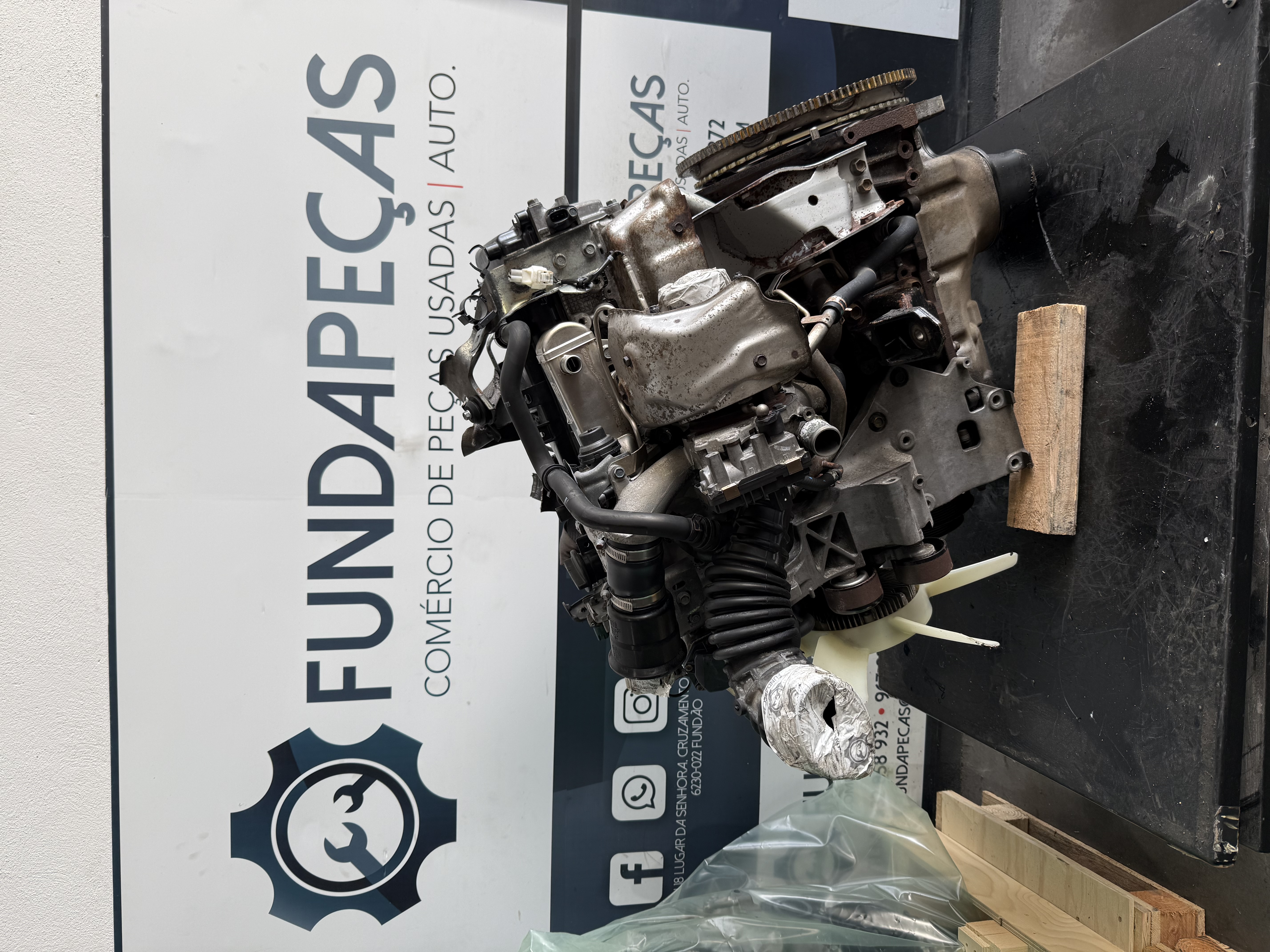 YD25 TAMPA PRETA TURBO ELETRICO 